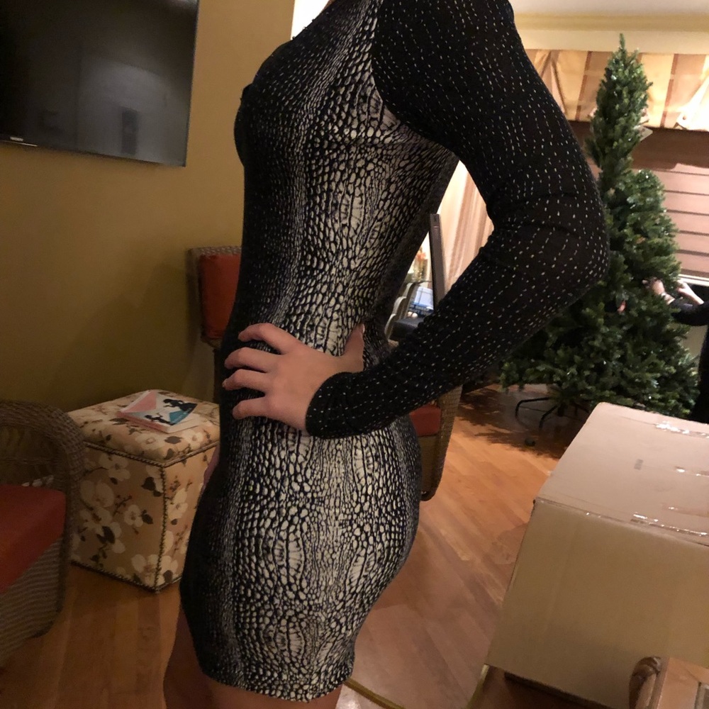 GUESS bodycon dress! TAGS STILL ON!